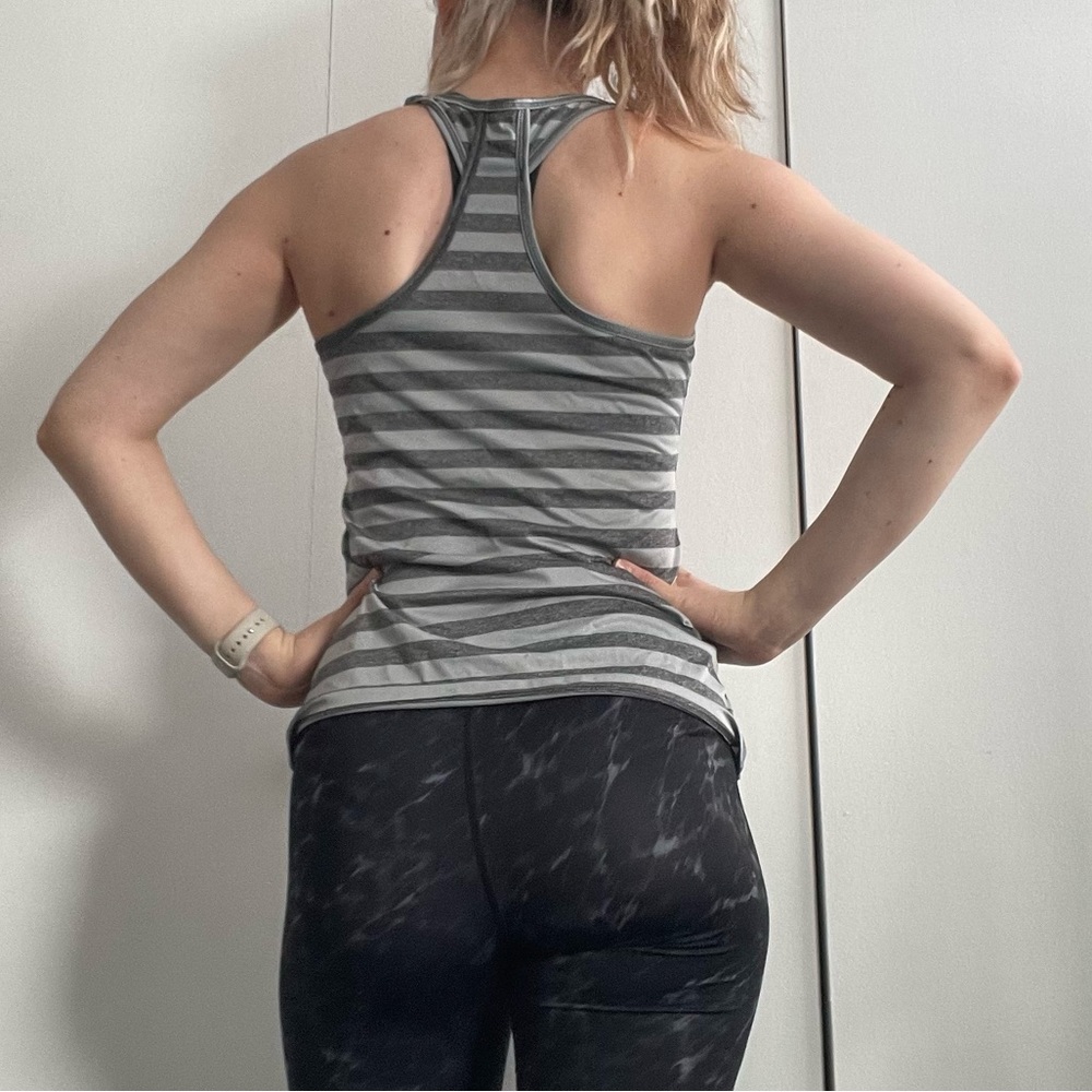 New Balance Exercise Top - Picture 2 of 5